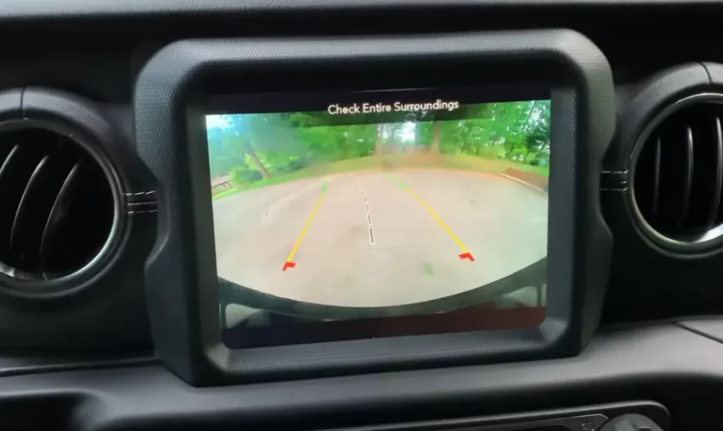 Jeep Wrangler Parksense® Rear Park Assist System Displayed in the Infotainment system