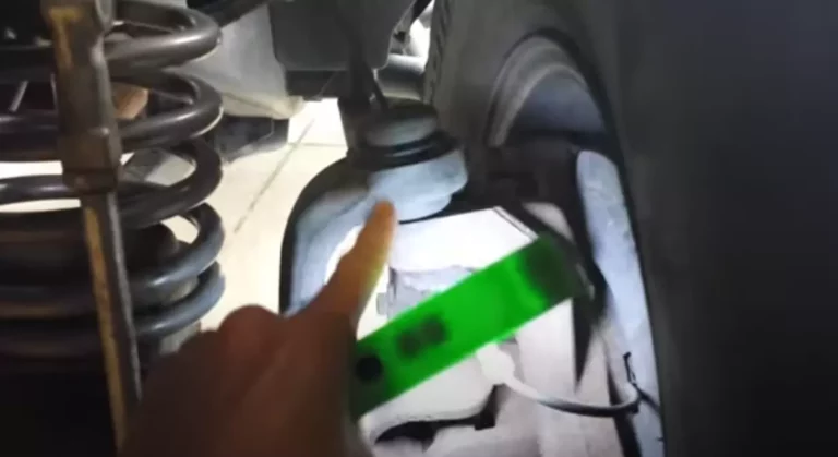 upper Jeep JK ball joint location