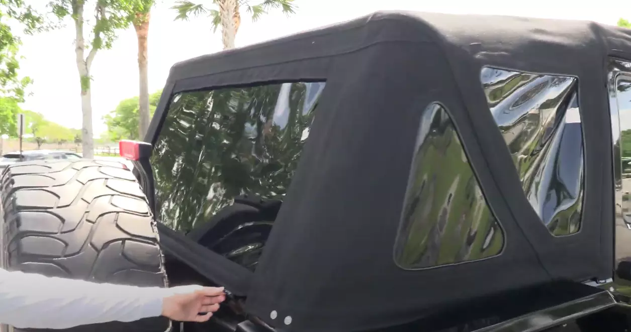 How to clean Jeep soft top windows