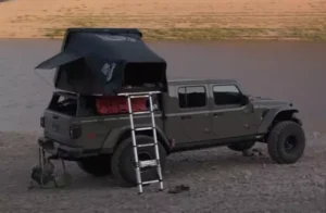 Jeep Gladiator rooftop tent