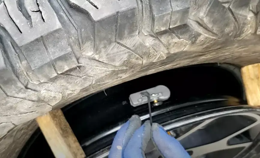 Jeep Gladiator TPMS Sensor location