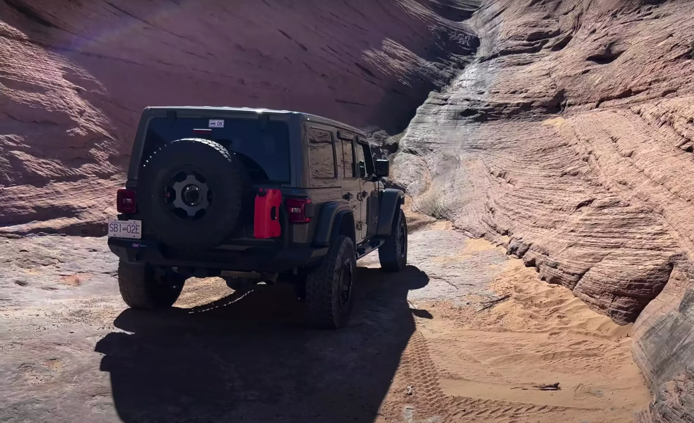 Jeep Wrangler Tackle Moab's Terrifying Hell's Revenge Trail